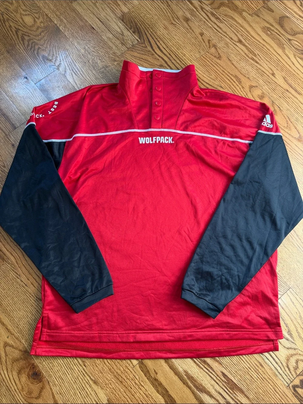 Men’s North Carolina State Quarter Zip Pullover. Size Medium. New without Tags.